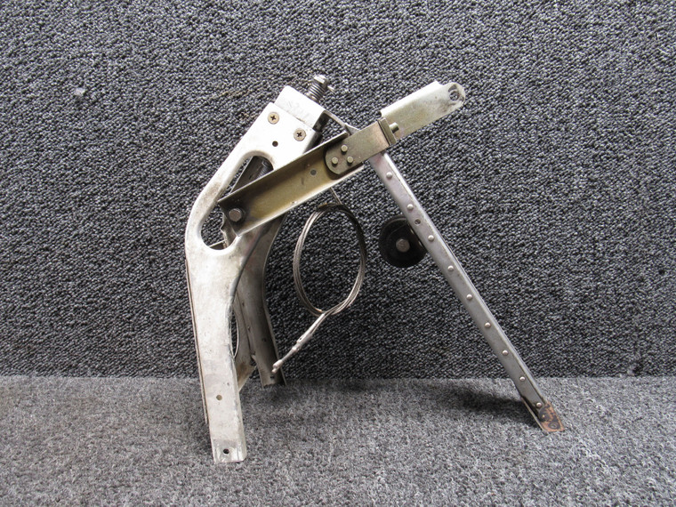 95266-000, 96332-000 Piper PA34-200 Stabilator Trim Bracket Assembly