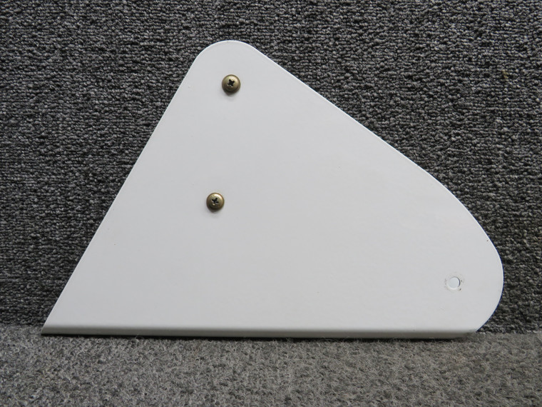 15065-002 (Use: 16668-001) Cirrus SR22 Flap Hinge Fairing Center