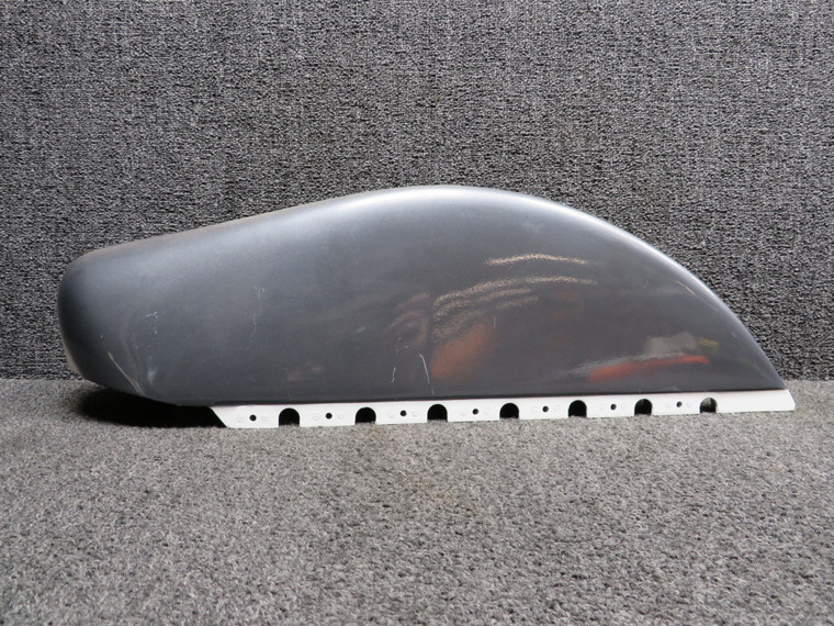10376-002 (Use: 20917-002) Cirrus SR22 Lower Composite Rudder Cap