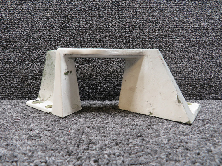 5525502-5 (Cast: 5525502-485) Cessna Citation II Speed Brake Trunnion Bridge LH