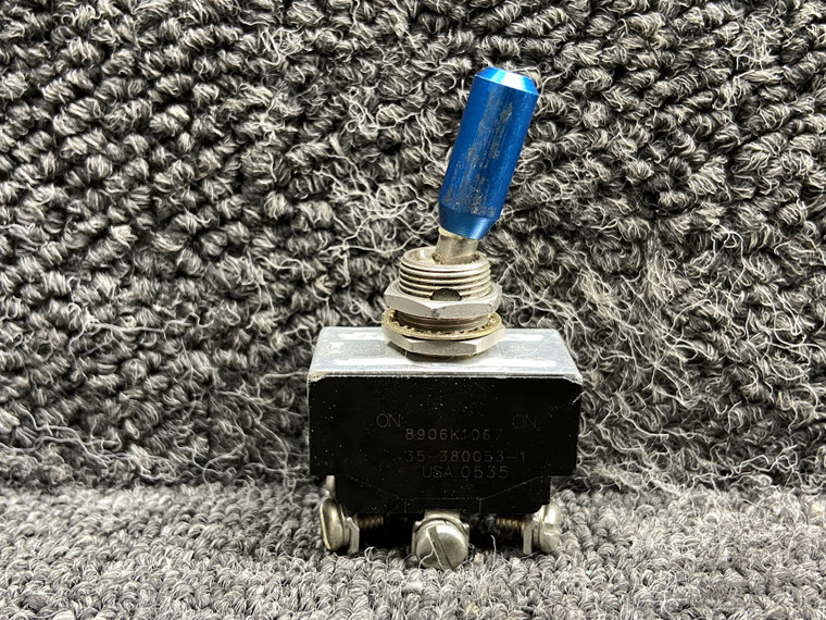 8906K1067 (Alt: 35-380053-1) Eaton Two Position Toggle Switch