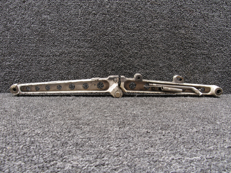 50-810039-2, 50-810040-2 Beechcraft Upper and Lower Drag Brace Arms