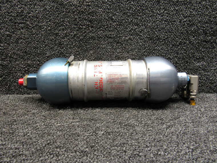 60001-3, 18040100 Teledyne Hydraulic Accumulator with Pressure Gauge Assembly