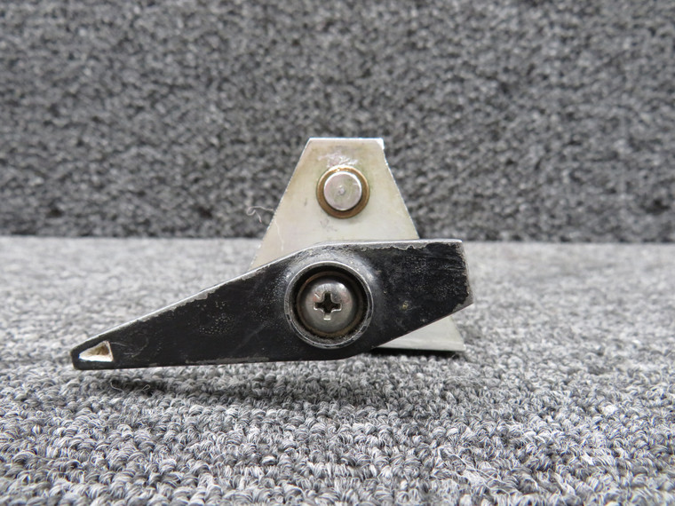 0716607-3, 0716611-1 Cessna 182M Fuel Selector Gear Assembly