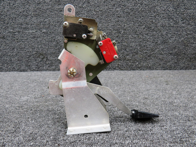 1262026-1 (Use: 1512280-13) Cessna 182M Flap Lever Assembly