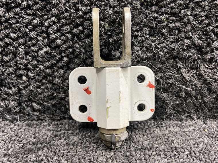 T700A2750027100, T700A2750028100 Socata TBM-700 Flap Actuator Support w Fork