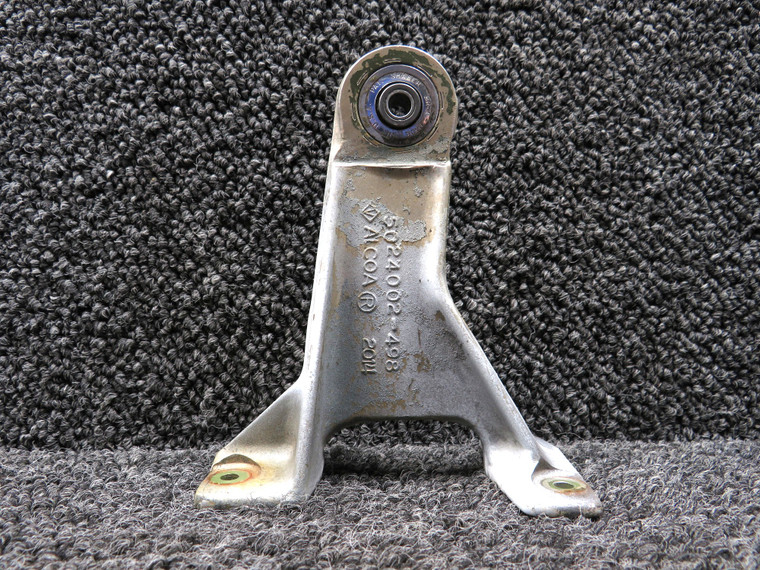 5024002-6 (Cast: 5024002-498) Cessna 401 Aileron Hinge Inboard RH