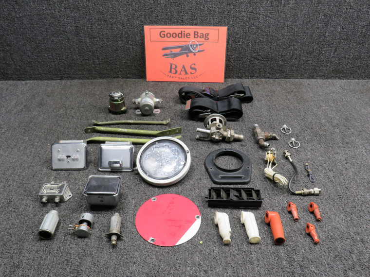 Piper PA28-151 Goodie Bag with Covers, Seatbelts, Rods, Etc
