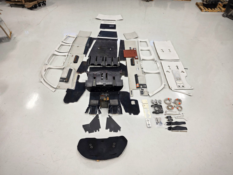 Beechcraft 58 Interior Set with Carpet, Headliner &amp; Accessories