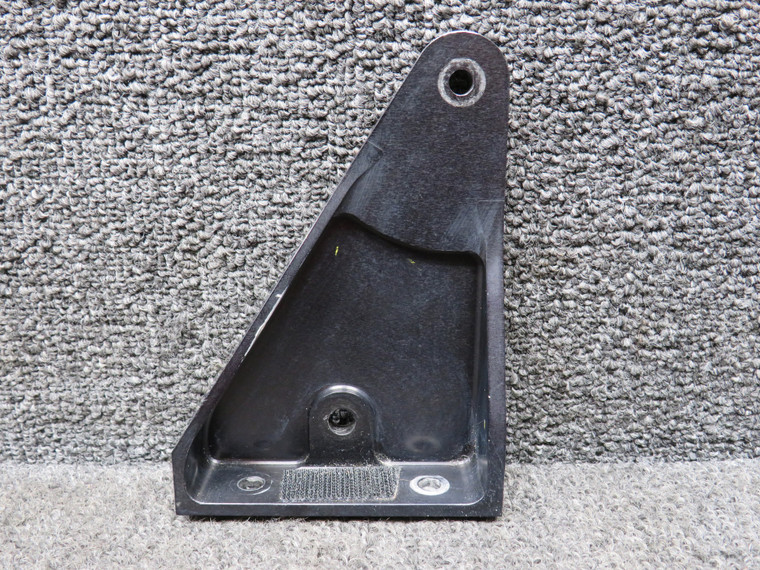 29080-006 Cirrus SR22 Aft Seatbelt Attach Hinge Center
