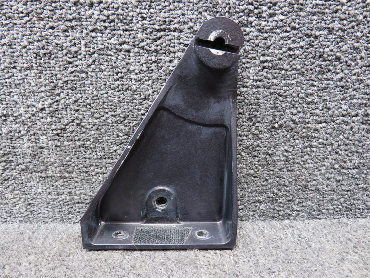 29080-004 Cirrus SR22 Aft Seatbelt Attach Hinge LH
