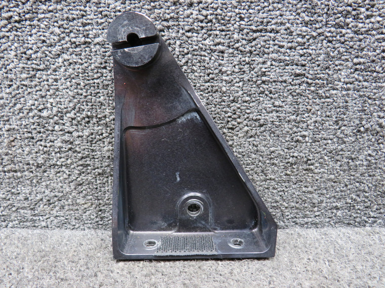 29080-005 Cirrus SR22 Aft Seatbelt Attach Hinge RH