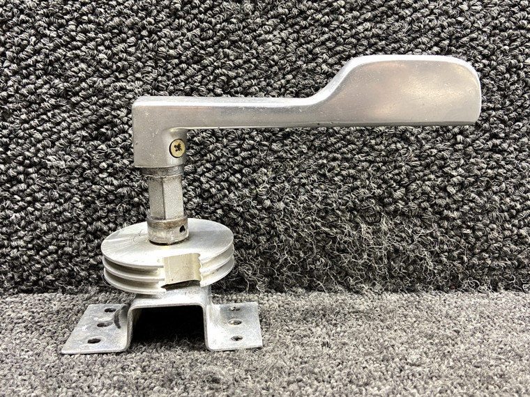 0811490-88, 0811548-1 Cessna 310Q Cabin Door Latch Handle with Pulley