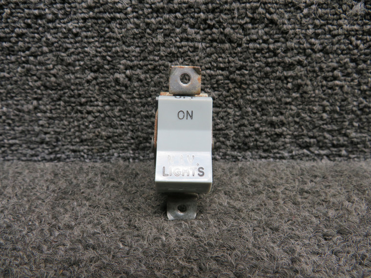 587-846 (Alt: 99377-015) Piper PA34-200T Navigation Light Switch