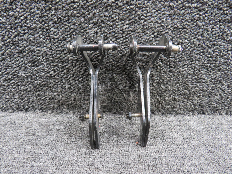 22201-000, 22201-001 Piper PA30 Toe Brake Idler Link Set LH and RH
