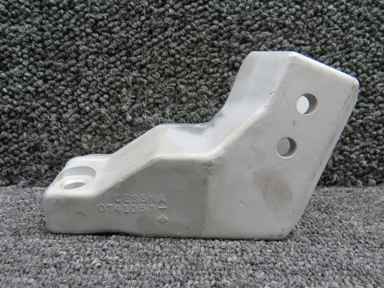 0741053-1 Cessna 182S Main Landing Gear Axle Fitting LH (Bead Blasted)