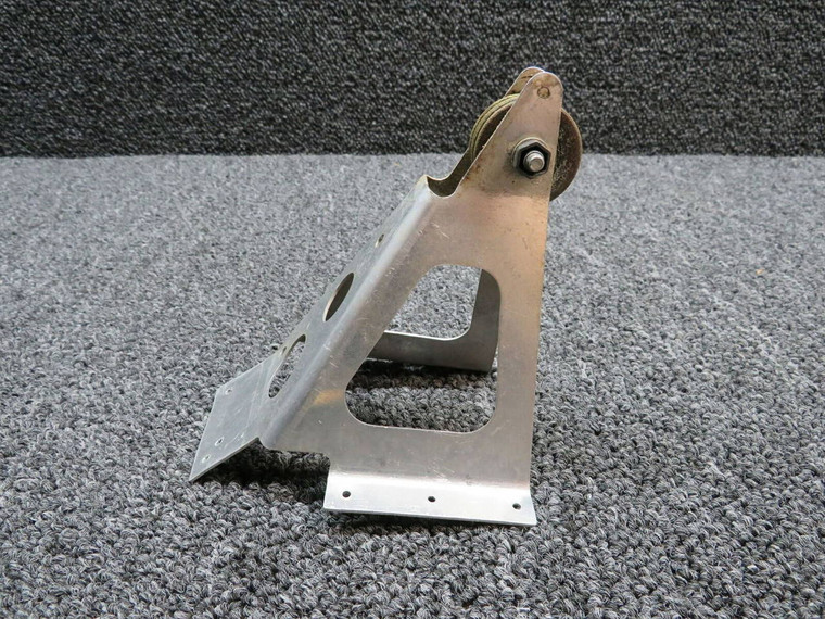 0411939-1 Cessna 150E Bracket Tab Control Pulley