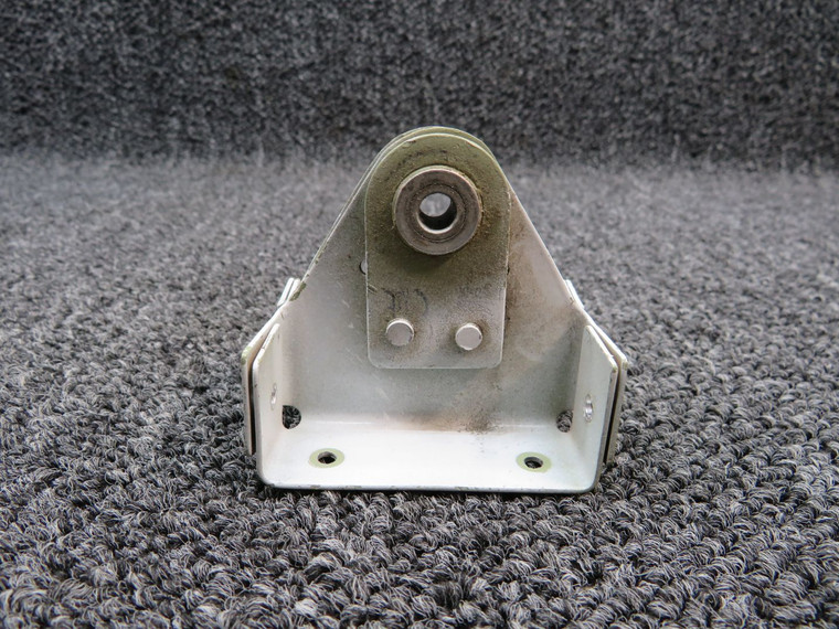 0732100-7 Cessna 210 Elevator Hinge RH Inboard