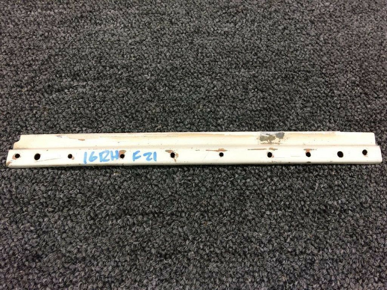 0710026-12 Cessna A185F RH Retainer