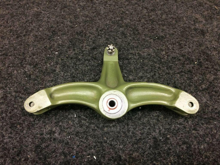 35-524138-2 (Use: 002-410039-7) Beech 58 Rudder Control Bellcrank RH