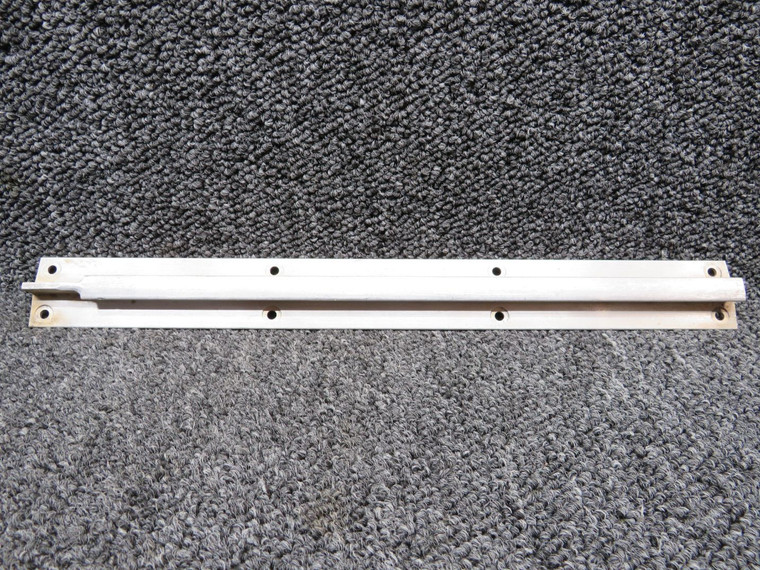 0411983-2 Cessna 150D LH Inboard Seat Rail