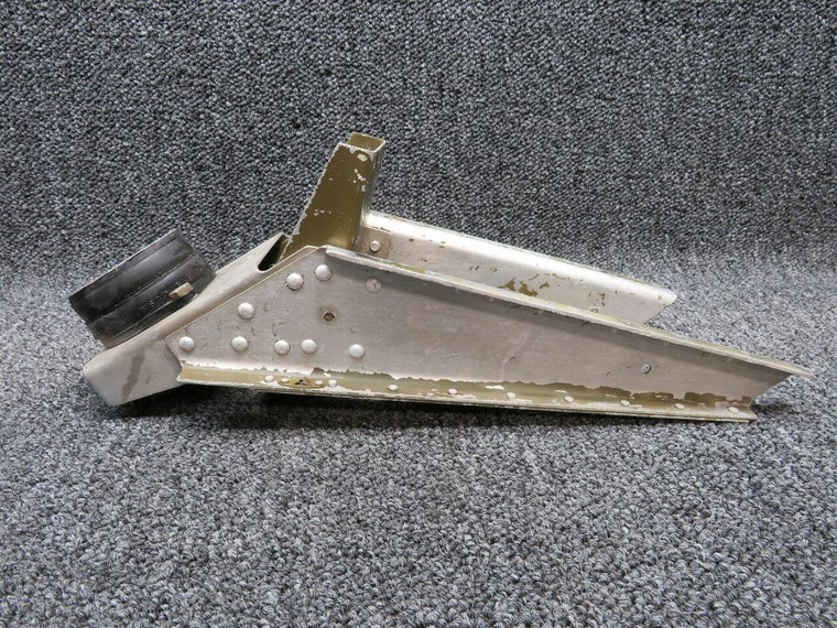 1251014-8 Cessna 207 Engine Mount FWD RH