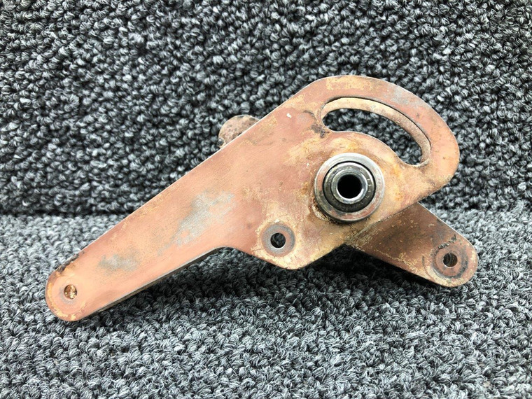 0760703-6 (Alt: 0760703-2) Cessna 182P Aileron Bellcrank Assembly RH