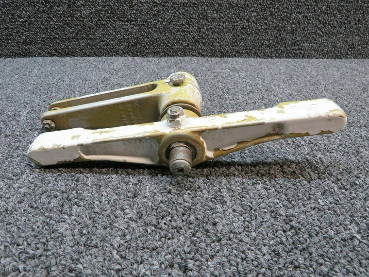 46961-000 / 47047-000 Piper PA31T Arm &amp; Actuator Nose Gear Steering
