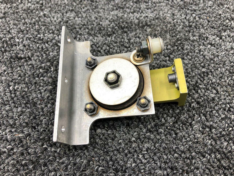 150PL14 / 35-324481-7 Beech V35B Floating Panel Mount Assembly W/ Bracket