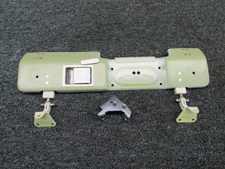 106-530109-1 Beech 58 Pan Emergency Window Latch W/ Supports &amp; Latch