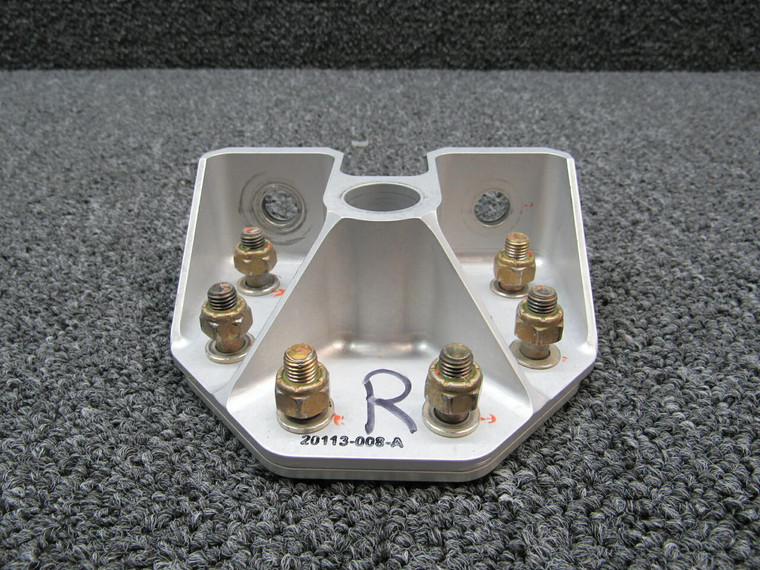 20133-008-A Cirrus SR22T Bracket Assembly (Hours: 695.5)