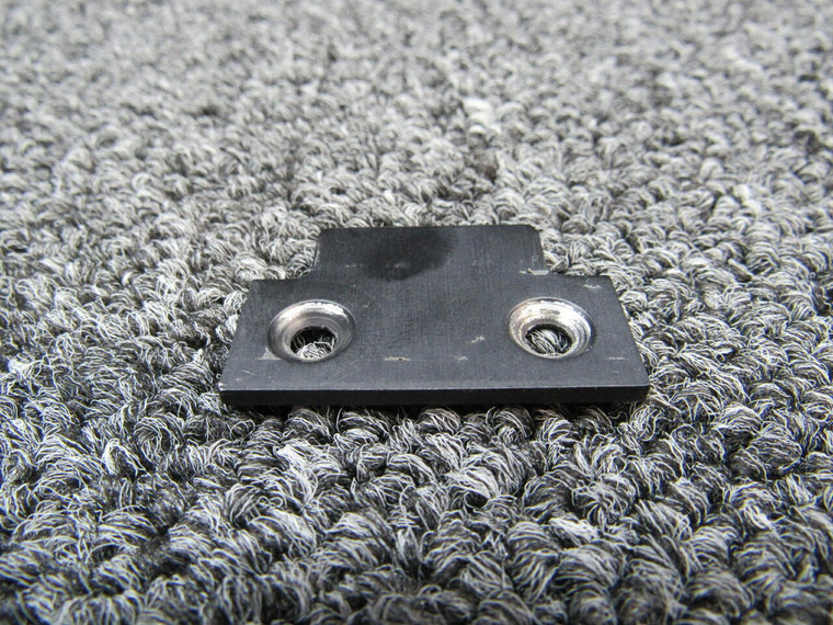 20307-002 Cirrus SR22T Baggage Door Lock Catch (Hours: 695.5)
