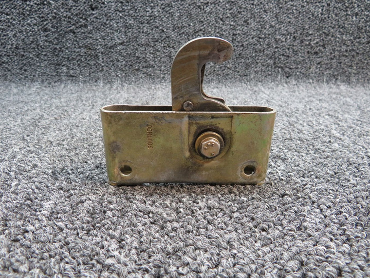 5011287-2 Cessna 402C Cargo Door Latch Assembly Upper / Lower