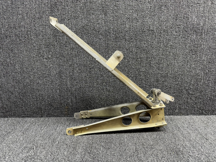 65244-000, 65245-000 Piper PA32R-300 Stabilator Trim Support with Shaft, Barrel