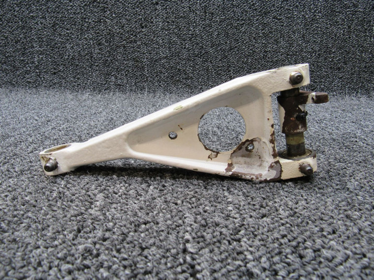 5041114-1, 5041121-1 Cessna 340 Main Gear Torque Link LH has Spacer