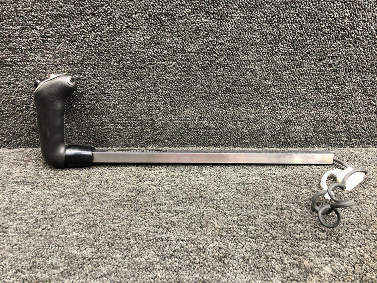 17672-006 / 13975-003 Cirrus SR22 Control Yoke Grip Assy RH W/ Shaft &amp; Switches