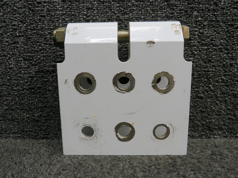 11726-001 Cirrus SR22 Main Gear Upper Fitting