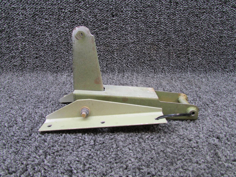1260059-1, 1220089-1 Cessna T206H Flap Bellcrank Assembly Outboard with Supports