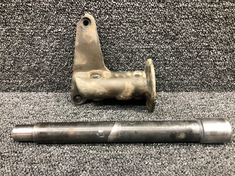 1541000-206 Cessna T337G Main Gear Saddle and Shaft Assembly RH