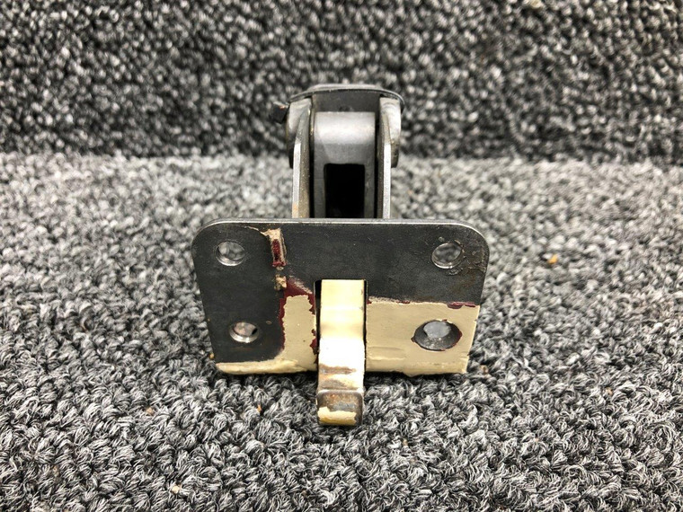 1511408-37 / 1511408-16 Cessna T337G Upper Cabin Door Latch Fwd Lower w Link