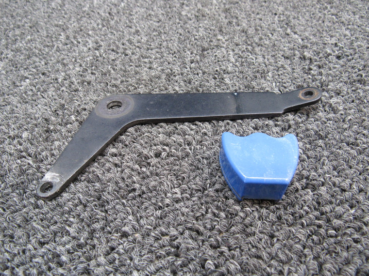 67213-000, 24047-000 Piper PA28R-200 Propeller Control Lever w Knob