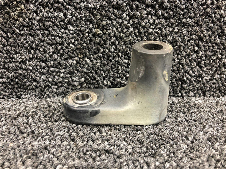 A014-5 Robinson R22 Forward Landing Gear Shackle Assembly