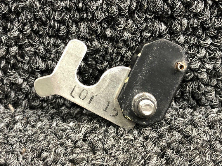 D333-7, D333-8 Robinson R22 Carburetor Heat Control Catch and Block