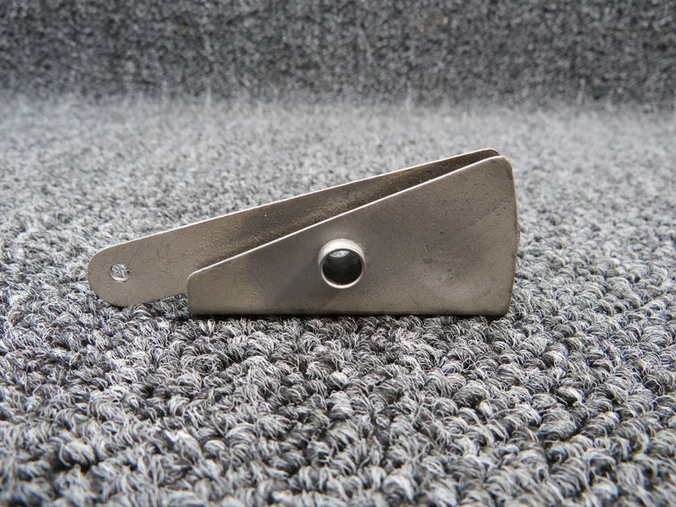 0510167 (Use: 0510167-0) Cessna 172-182 Flap Lever Latch