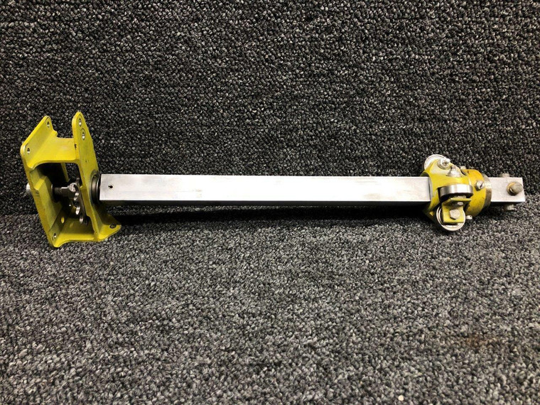 20973-000 Piper PA24-180 Control Wheel Shaft Assembly RH