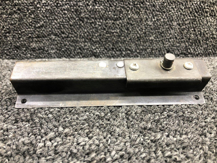 1717075-6 Cessna 177B Vent Window Actuator Assembly RH