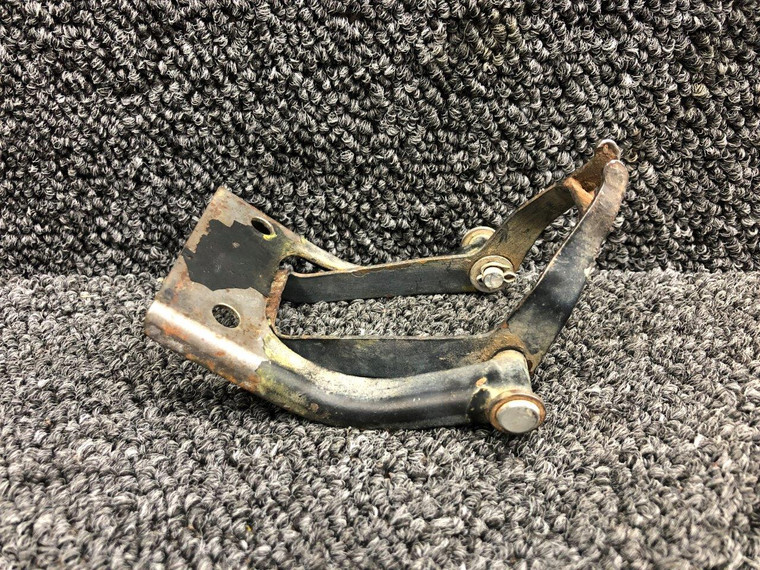 22243-000, 22265-000 Piper PA24-250 Fuel Strainer Mounting Bracket w Arm