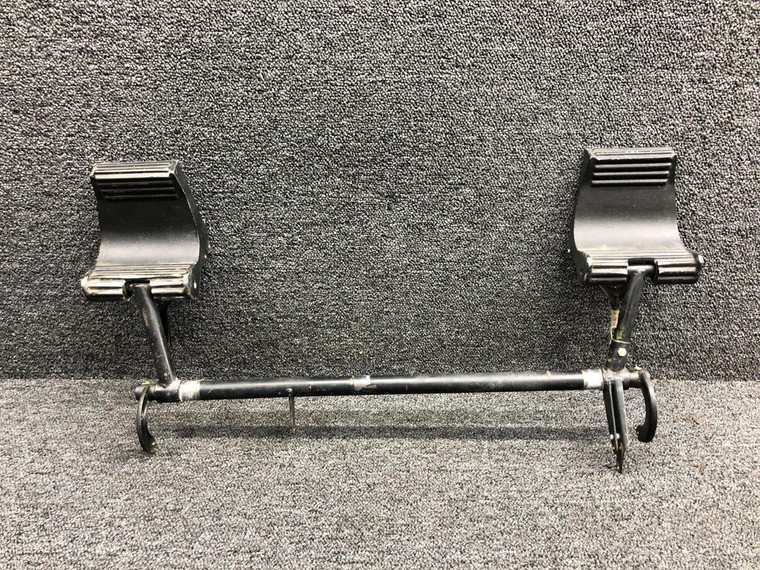 0813018-15, 0861706-1 Cessna 310Q Rudder Pedal Torque Tube LH w Pedals &amp; Links