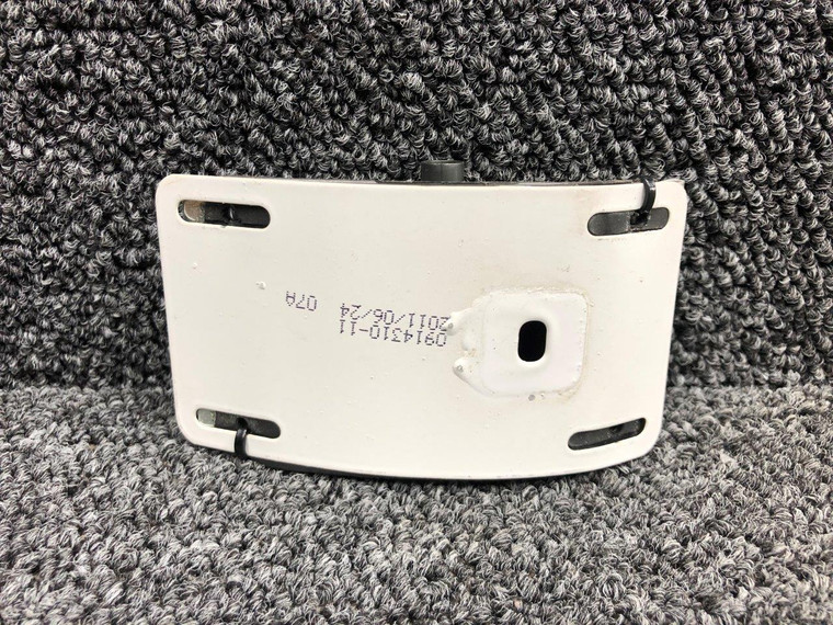 0914310-10 / 0914310-8 Cessna 162 Stall Warning Scoop W/ Plate