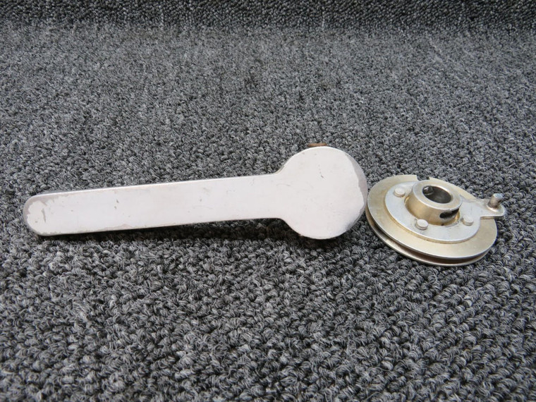 0811893-7, 0811321-1 Cessna 310R Outside Cabin Door Handle w Pulley &amp; Spindle